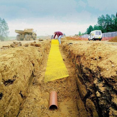 TYPAR mesh to protect pipes, cables and buried service lines from impact damage